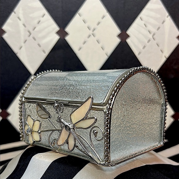 Tempered Glass Box with Floral & Dragonfly Design – Silver Accents - Picture 10 of 10